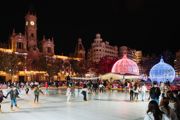 Skating rink in the Plaza del Ayuntamiento Visit Valencia